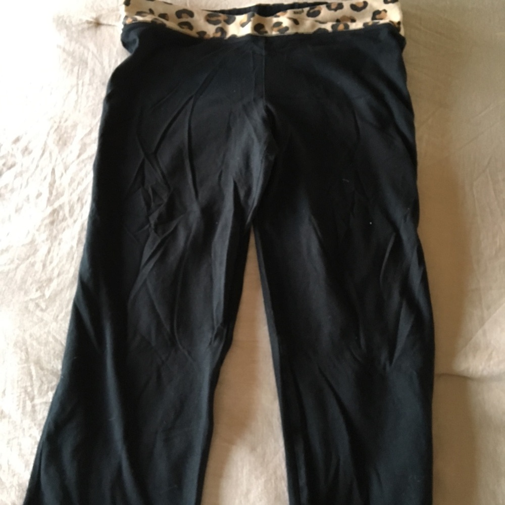 VS Pink Crop Yogas